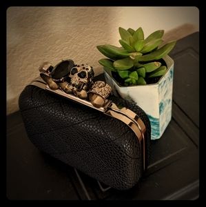 Brass knuckle clutch